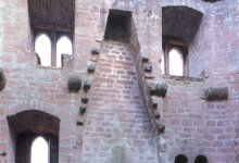 Burgruine Frankenstein, Innenr&auml;ume des Saalbaus, 2002 (Aufnahme: Uwe Welz)